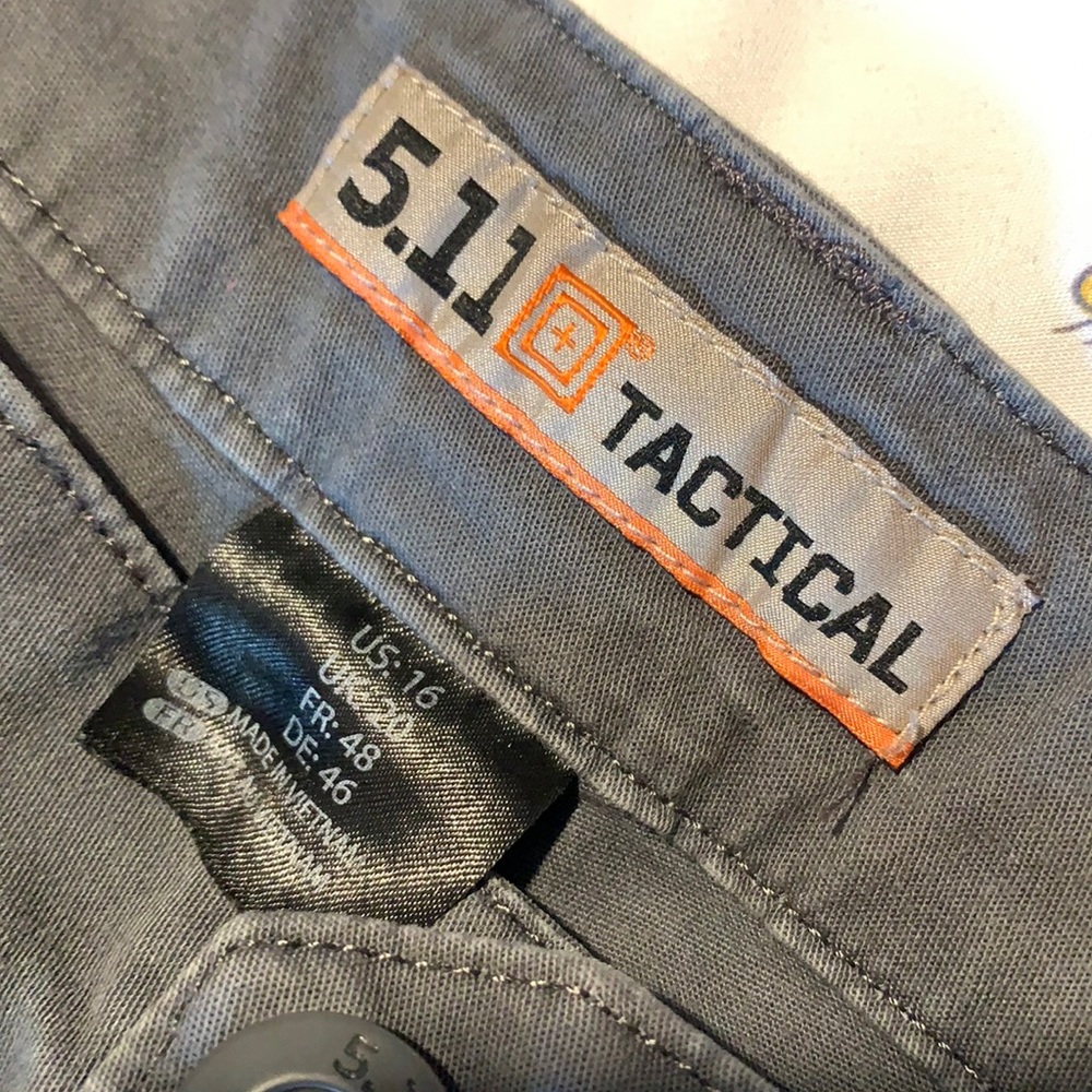5.11 Tactical Nora shorts 5” inseam. Women’s utility shorts flint grey size 16